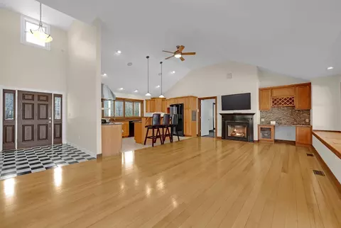 Living - 2824 Greenwich Rd, Hardwick, MA 01082 photo 1 of 3
