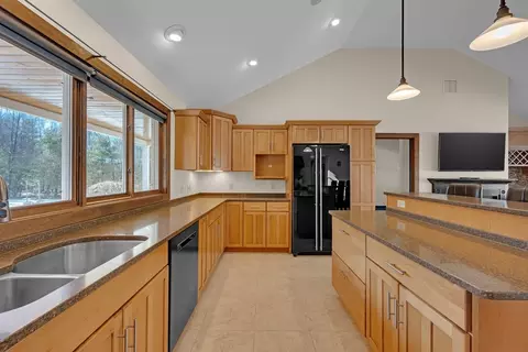 Kitchen - 2824 Greenwich Rd, Hardwick, MA 01082 photo 2 of 3