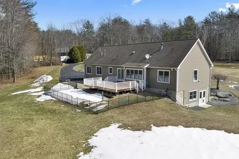Exterior - 2824 Greenwich Rd, Hardwick, MA 01082 photo 3 of 9