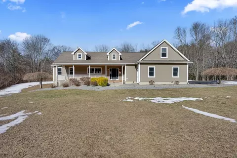 2824 Greenwich Rd, Hardwick, MA 01082