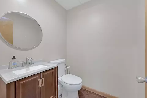 Bath - 2824 Greenwich Rd, Hardwick, MA 01082 photo 4 of 4