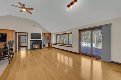 Living - 2824 Greenwich Rd, Hardwick, MA 01082 photo 2 of 3
