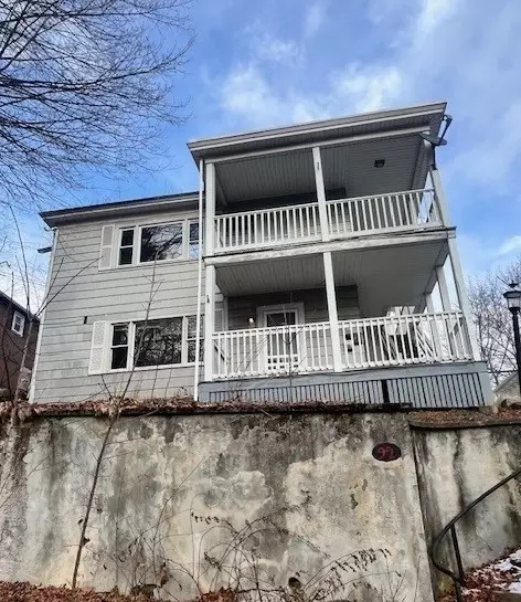 92 Dresser St, Southbridge, MA 01550
