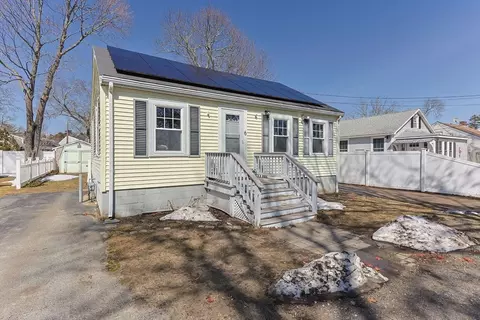 6 Pine St, Wareham, MA 02571 photo 3