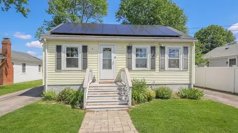 6 Pine St, Wareham, MA 02571