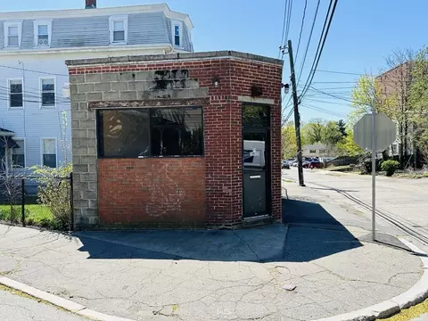 77 Forest St, Watertown, MA 02472 photo 4
