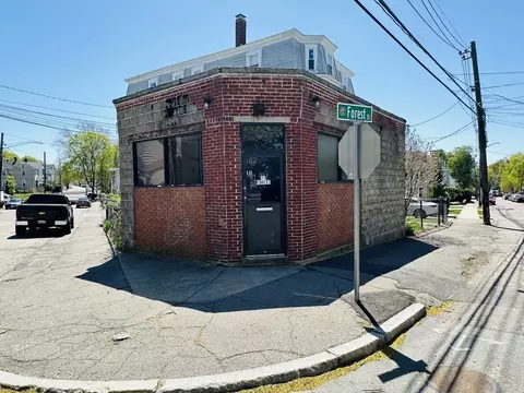 77 Forest St, Watertown, MA 02472 photo 2