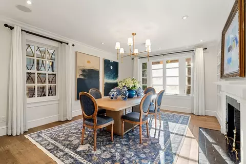 6 W Hill Pl, Boston, MA 02114