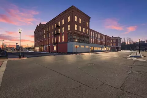 345-363 Dwight St, Holyoke, MA 01040