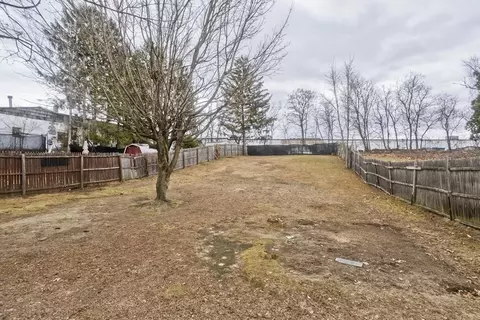 Exterior - 191 Laconia St, Springfield, MA 01129 photo 3 of 4