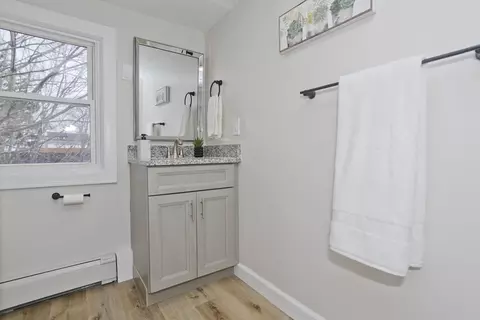 Bath - 191 Laconia St, Springfield, MA 01129 photo 3 of 3