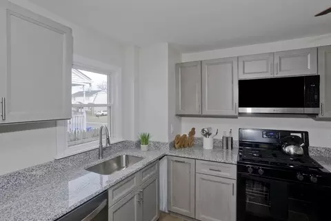 Kitchen - 191 Laconia St, Springfield, MA 01129 photo 2 of 3