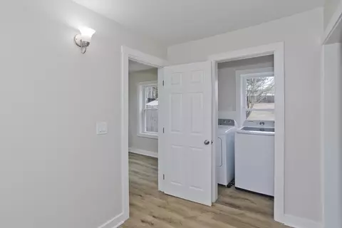 Entry Way - 191 Laconia St, Springfield, MA 01129 photo 4 of 4
