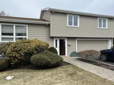 8 Summit View Dr, Swampscott, MA 01907
