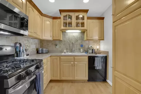 40 Halifax Ct #D, Springfield, MA 01108 photo 21