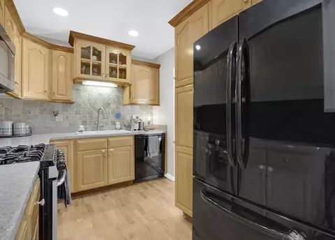40 Halifax Ct #D, Springfield, MA 01108 photo 18