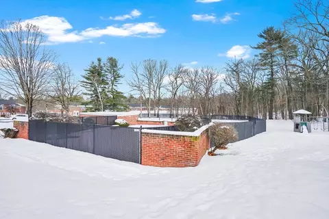 40 Halifax Ct #D, Springfield, MA 01108 photo 11