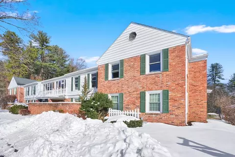 40 Halifax Ct #D, Springfield, MA 01108 photo 3