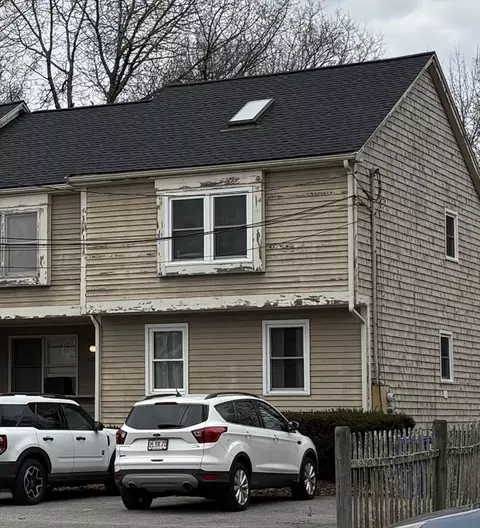 205 Knight Ave #1, Attleboro, MA 02703