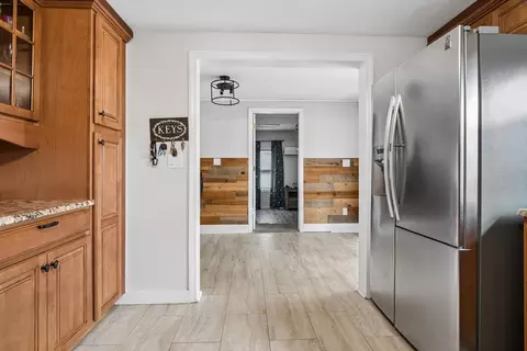 Entry Way - 119 Acrebrook Rd, Springfield, MA 01129 photo 3 of 3