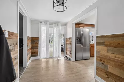 Entry Way - 119 Acrebrook Rd, Springfield, MA 01129 photo 1 of 3