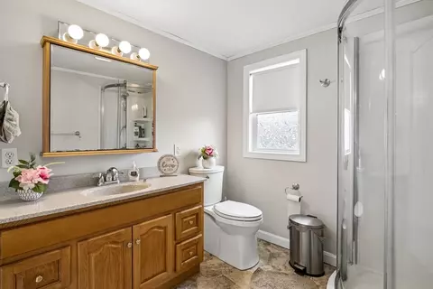 Bath - 119 Acrebrook Rd, Springfield, MA 01129 photo 3 of 3