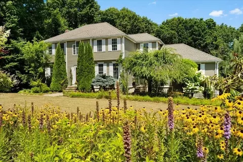 89 Boulder Hill Dr, Jefferson, MA 01522 photo 2