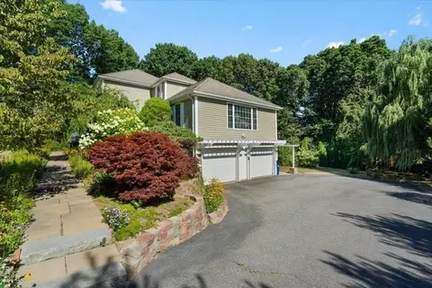 89 Boulder Hill Dr, Jefferson, MA 01522 photo 4