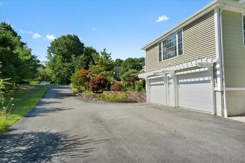 89 Boulder Hill Dr, Jefferson, MA 01522 photo 5