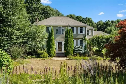 89 Boulder Hill Rd, Jefferson, MA 01522