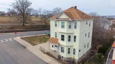 221 Beach St, Fall River, MA 02721 photo 3