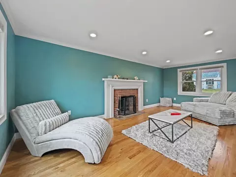 23 Rachael St, Springfield, MA 01129 photo 8
