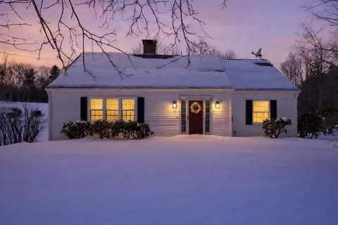 68 Center St, Ashburnham, MA 01430