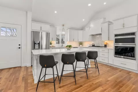 78 Wood Ave, East Longmeadow, MA 01028