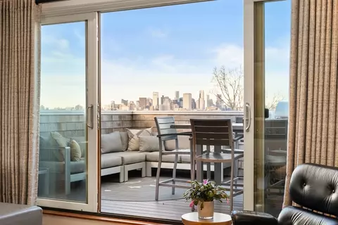 27 Salcombe St #2, Boston, MA 02125