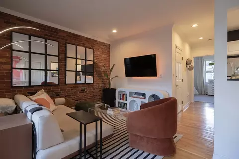 449 W 2nd #2, Boston, MA 02127