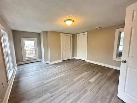 229 Central St, Springfield, MA 01105 photo 5