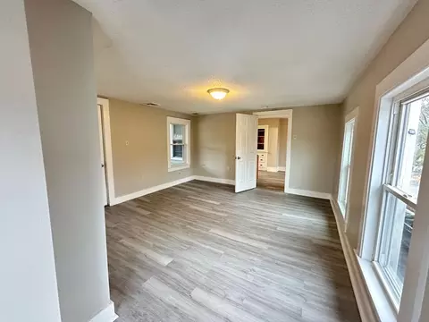 229 Central St, Springfield, MA 01105 photo 4