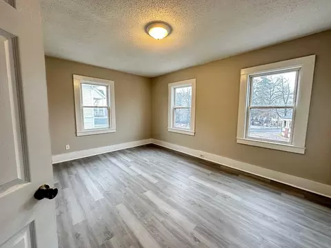 229 Central St, Springfield, MA 01105 photo 3
