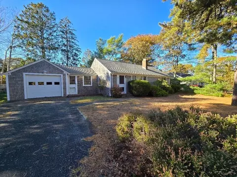 15 Woodside Park Rd, Dennis, MA 02670