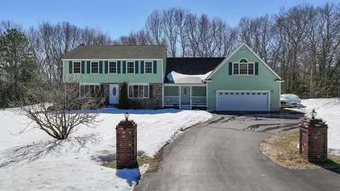 3 Angela Dr, Foxboro, MA 02035