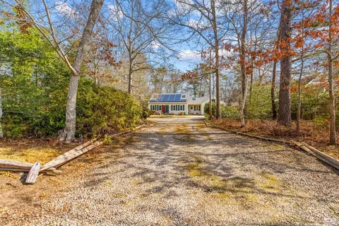 352 Nye Rd, Centerville, MA 02632