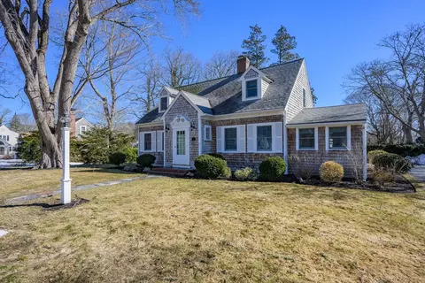 122 Park Ave, Centerville, MA 02632