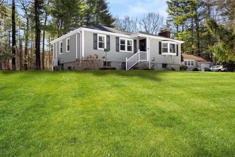 6 Cross St, Foxboro, MA 02035