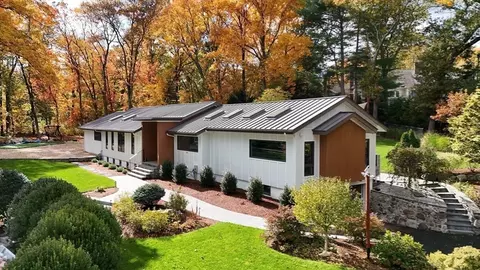 105 Summer, Weston, MA 02493
