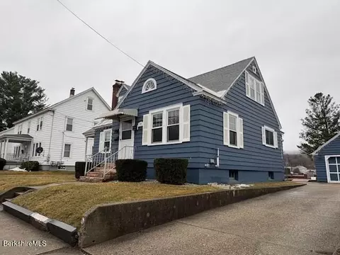 84 N Summer St, Adams, MA 01220