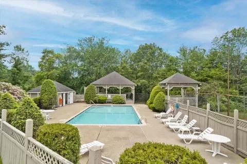 59 Linden St #307, Taunton, MA 02780
