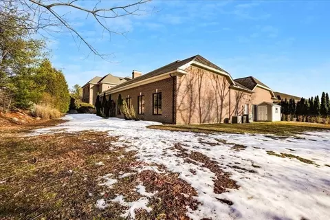 Exterior - 3 Regency Rdg, Andover, MA 01810 photo 7 of 9