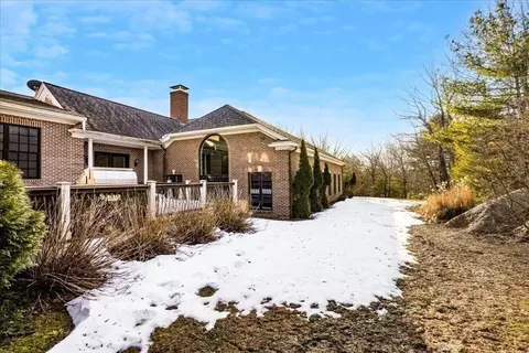 Exterior - 3 Regency Rdg, Andover, MA 01810 photo 6 of 9