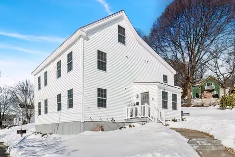 27-29 Lake St, Amesbury, MA 01913